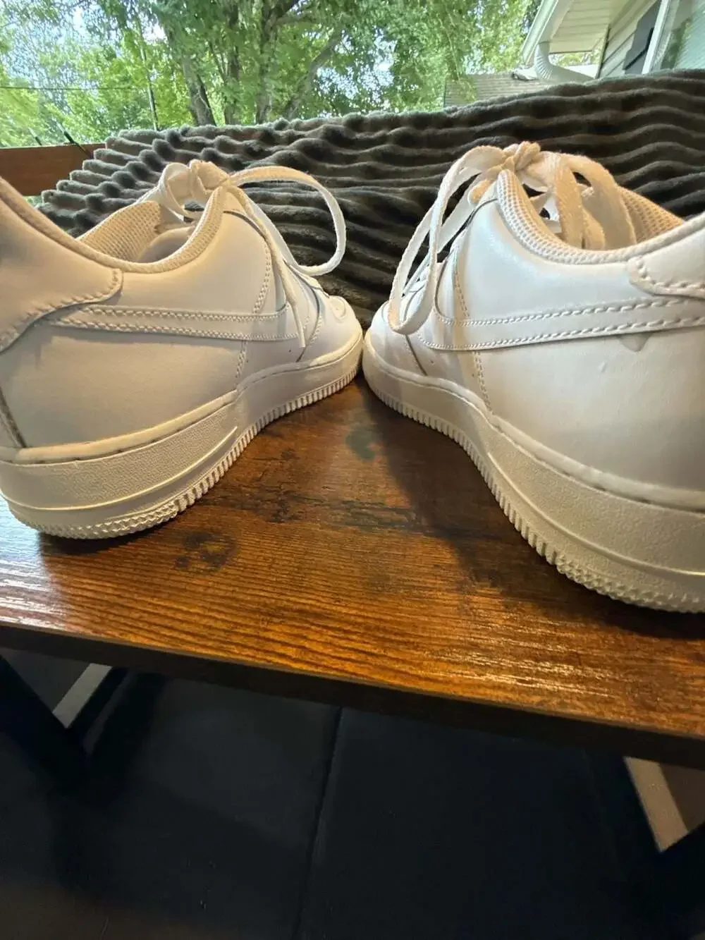 Nike white air